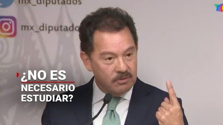 Líder de Morena, Ignacio Mier, considera que titularse es un fraude; menosprecia a quienes apuestan por la preparación académica