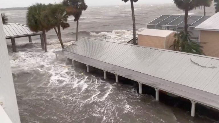 Huracán "Idalia" toca tierra en Florida