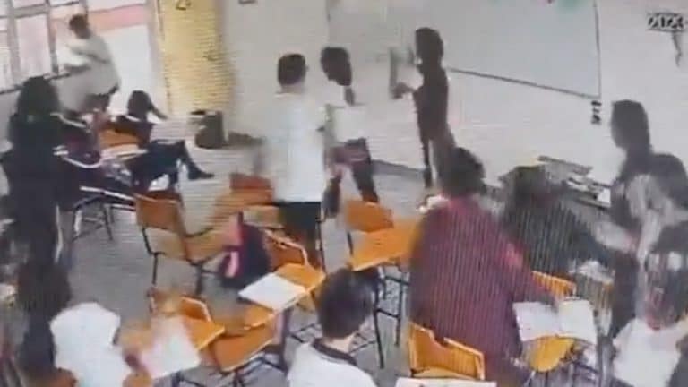 Estudiante en Coahuila ataca a su maestra con arma blanca; alumno en Hidalgo aplica “llave china”